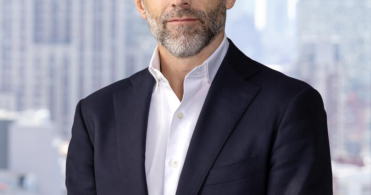 Eamon Nolan - velaw.com